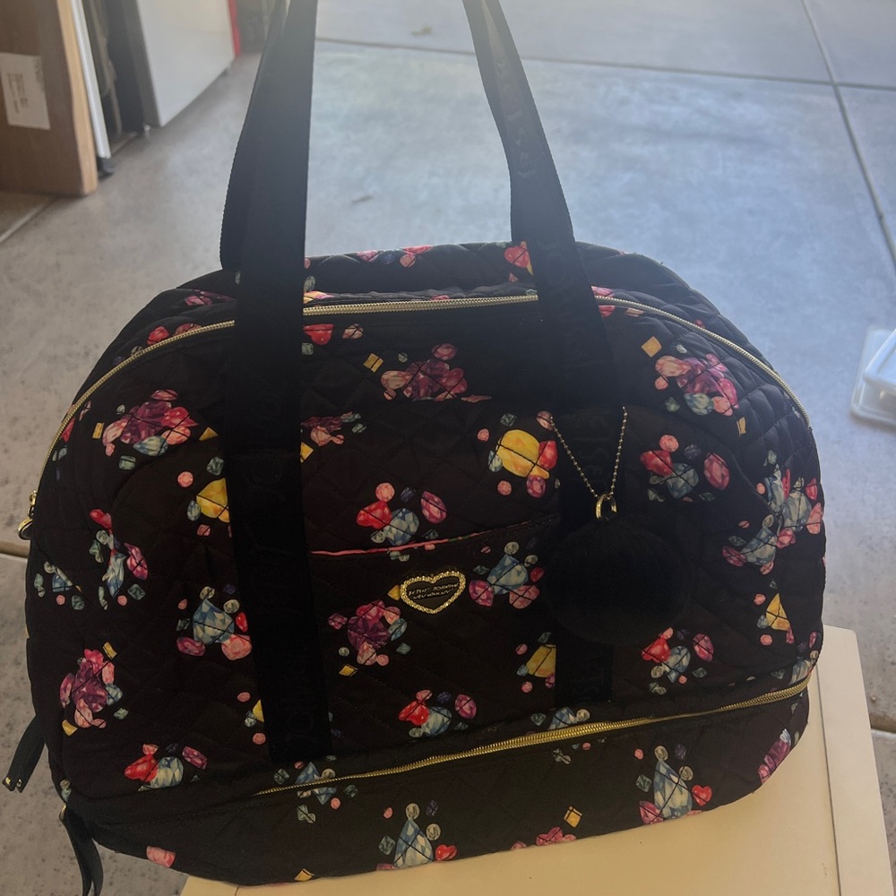 Overnight Bag with shoe storage